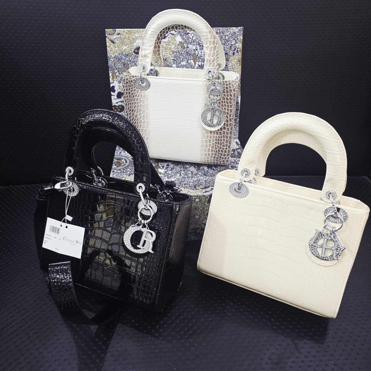 کیف زنانه لیدی دیور مدل 2315 فول پک مستر سایز 24×19 سانتی‌متر با طراحی لوکس
