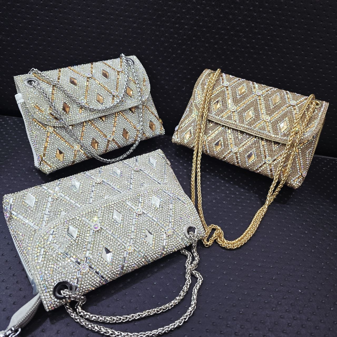 کیف مجلسی زنانه نگین‌دار سایز 21×13 با طراحی لوکس و مناسب مهمانی و مراسم