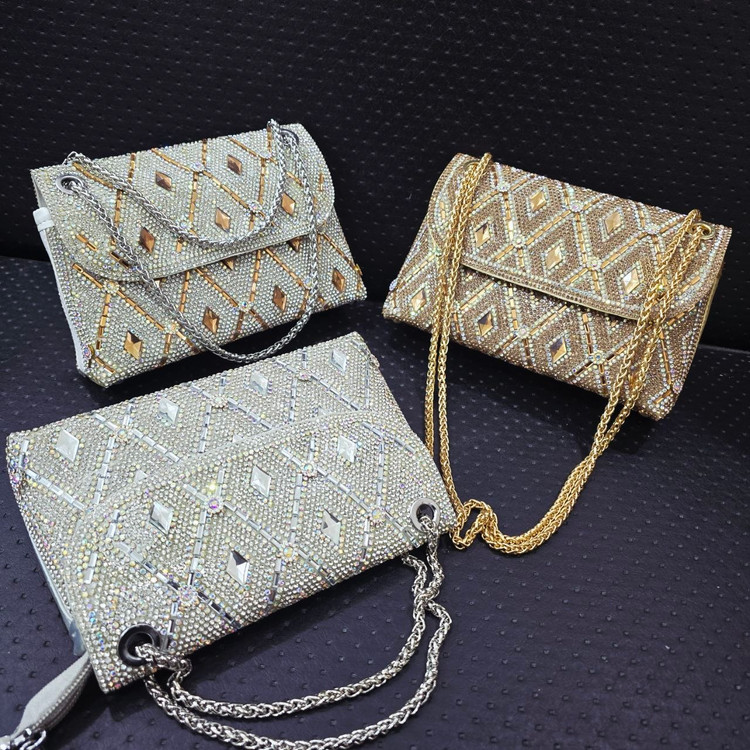 کیف مجلسی زنانه نگیندار سایز 21×13 با طراحی لوکس و مناسب مهمانی و مراسم