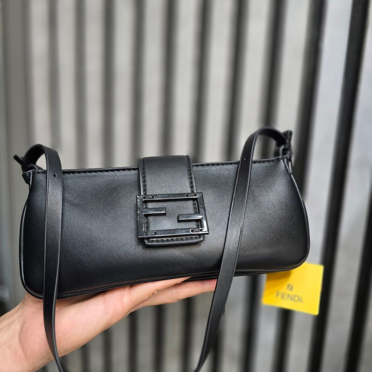 کیف دستی زنانه فندی Fendi فول پک مستر سایز 25×15 سانتیمتر با طراحی لوکس